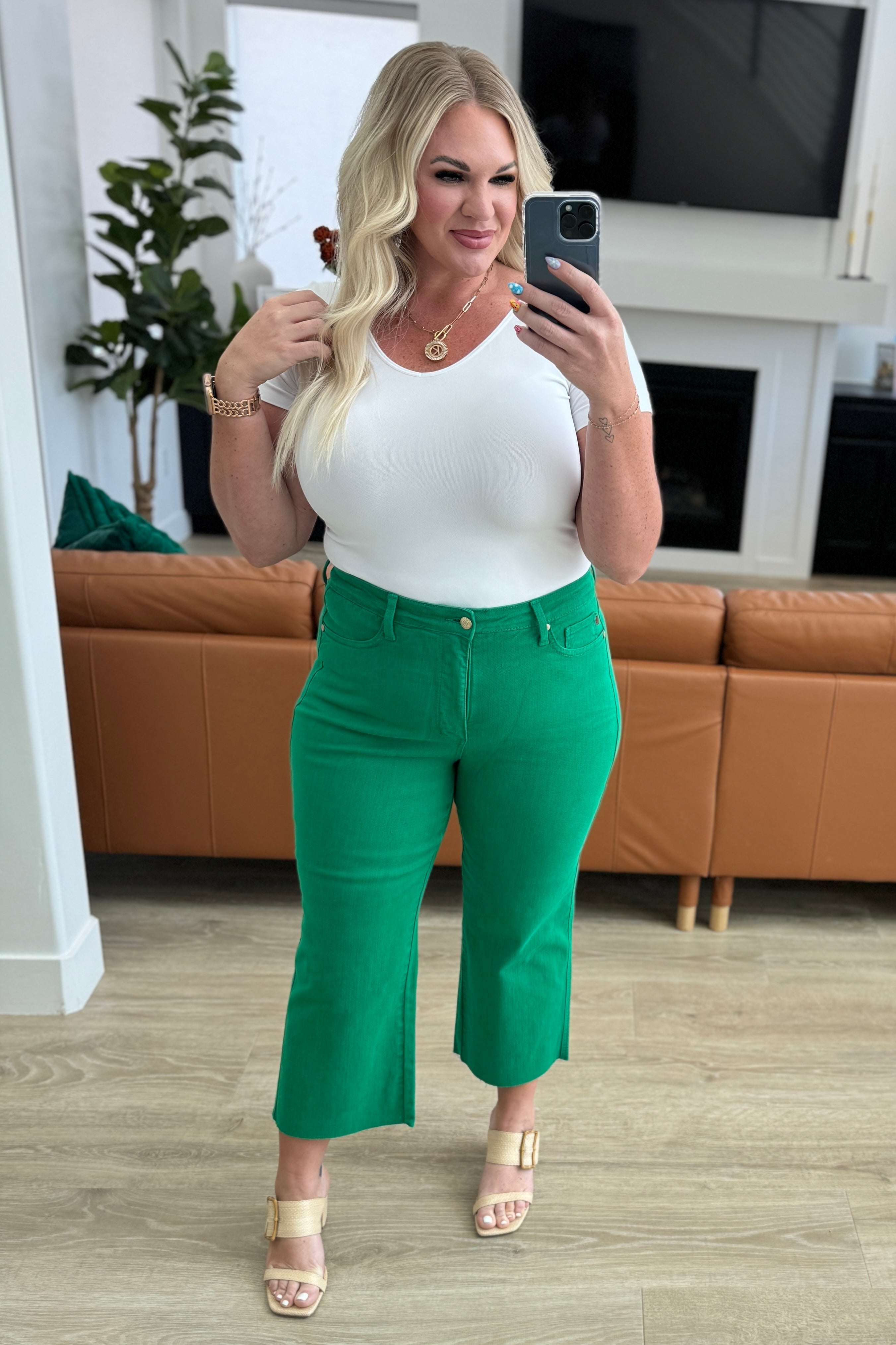 Judy Blue Lisa High Rise Control Top Wide Leg Crop Jeans in Kelly Green - Petite Length