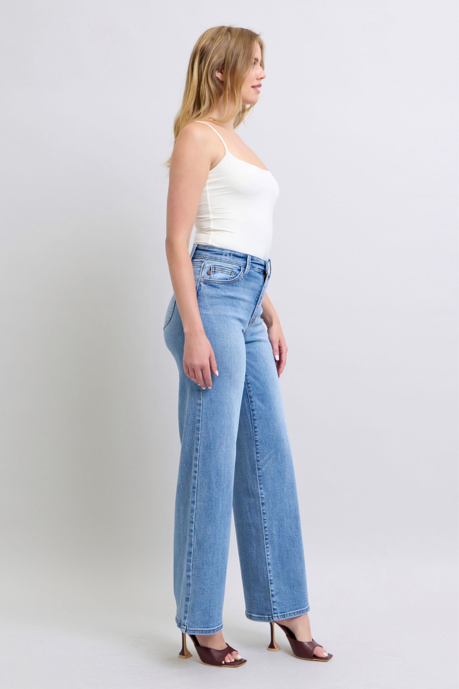 Judy Blue Wide Leg Non Distressed Medium Wash Jeans with Pockets